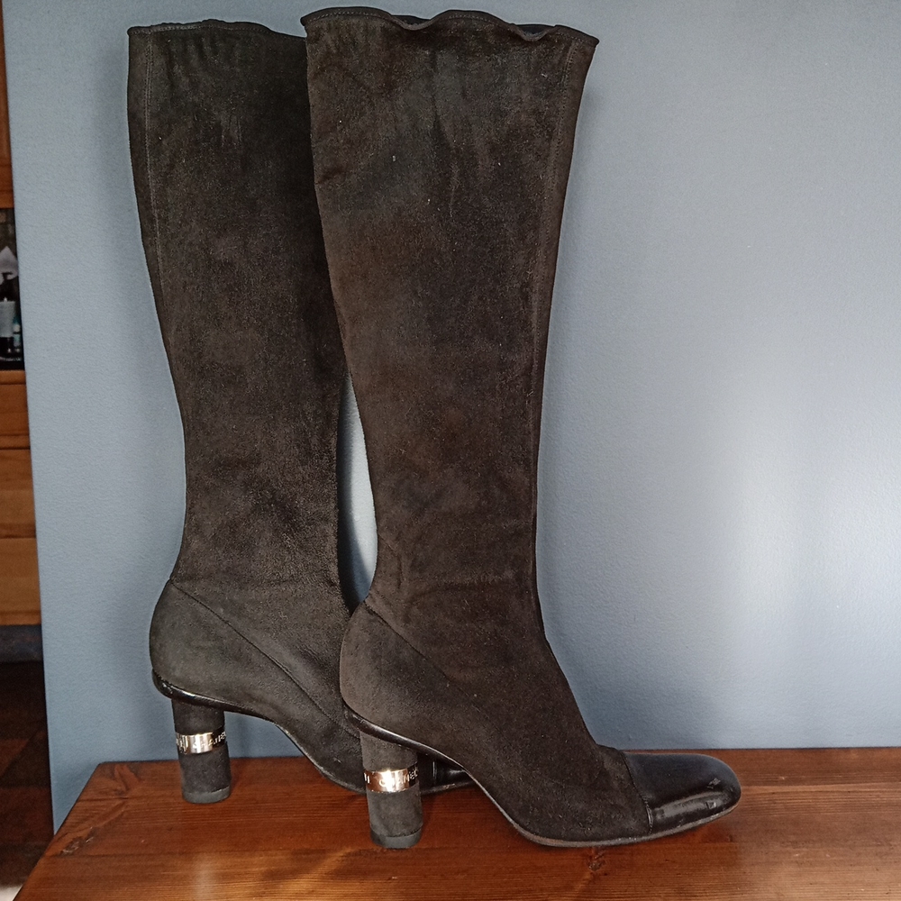CHANEL suede long boots - Picture 1 of 16